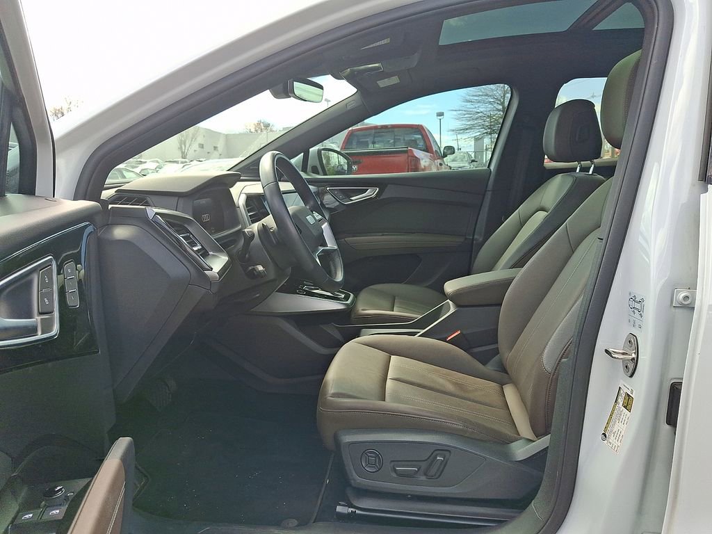 Used 2023 Audi Q4 e-tron Premium Plus w/ Premium Plus image 13