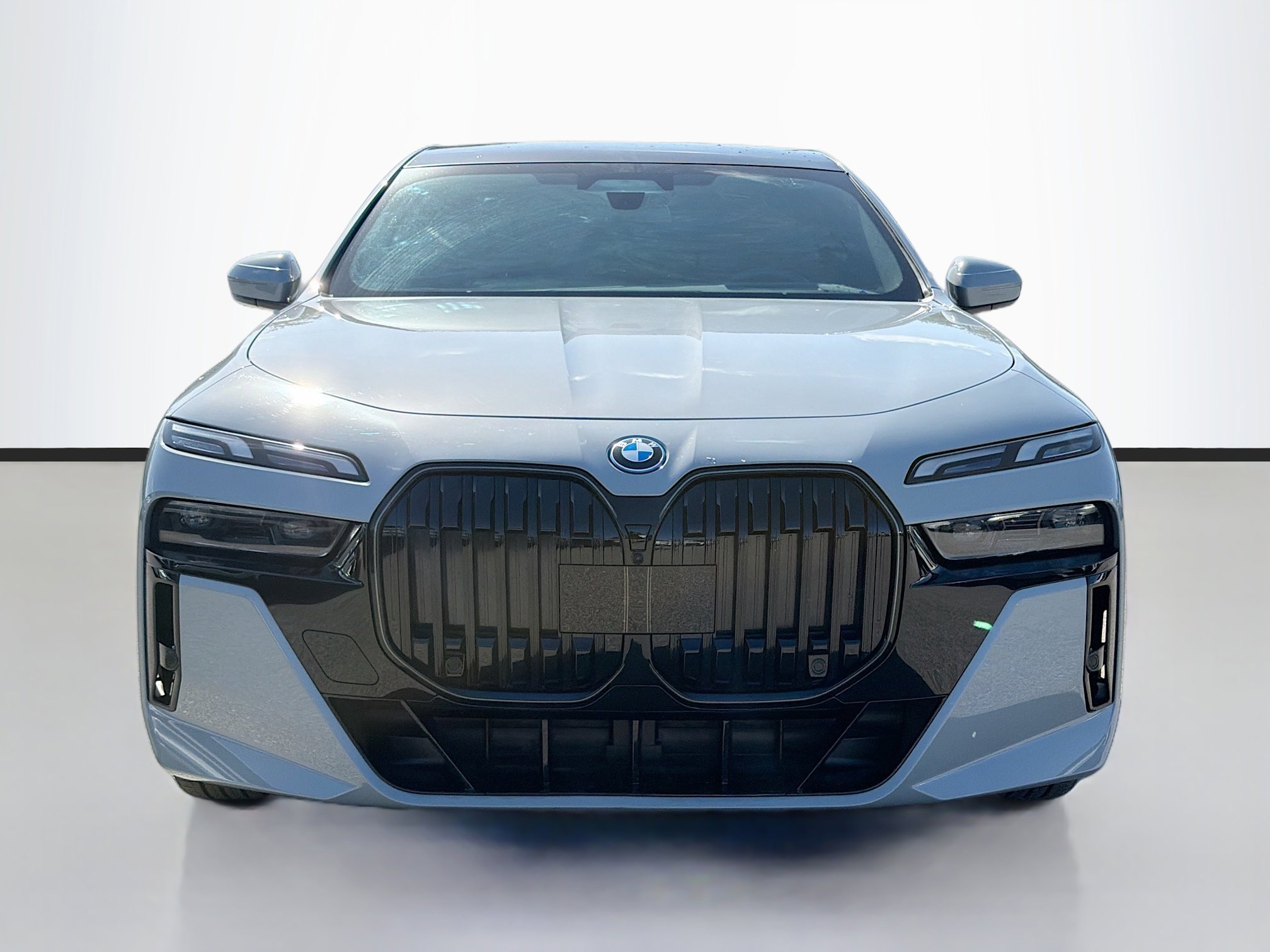 Used 2025 BMW i7 xDrive60 image 8