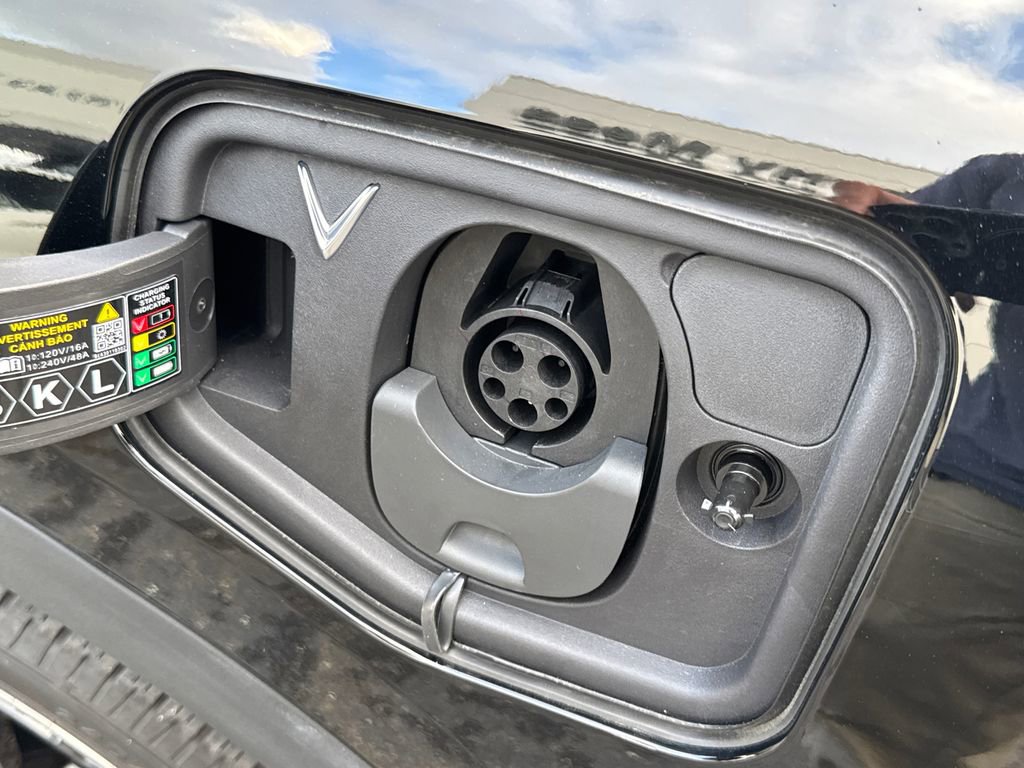 New 2025 VinFast VF 8 Plus AWD/4WD image 24