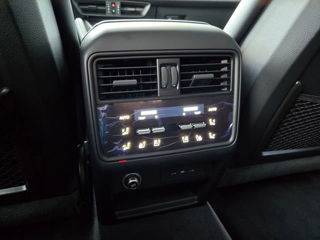 Used 2025 Porsche Cayenne image 19