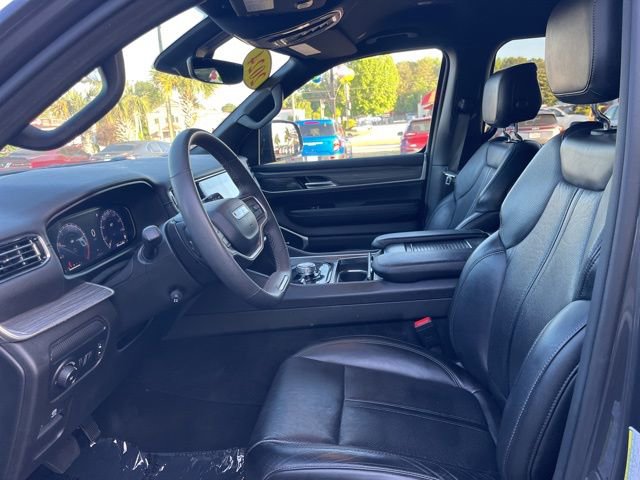 Used 2024 Jeep Wagoneer L Series II w/ Flexible Seating Group AWD/4WD image 7