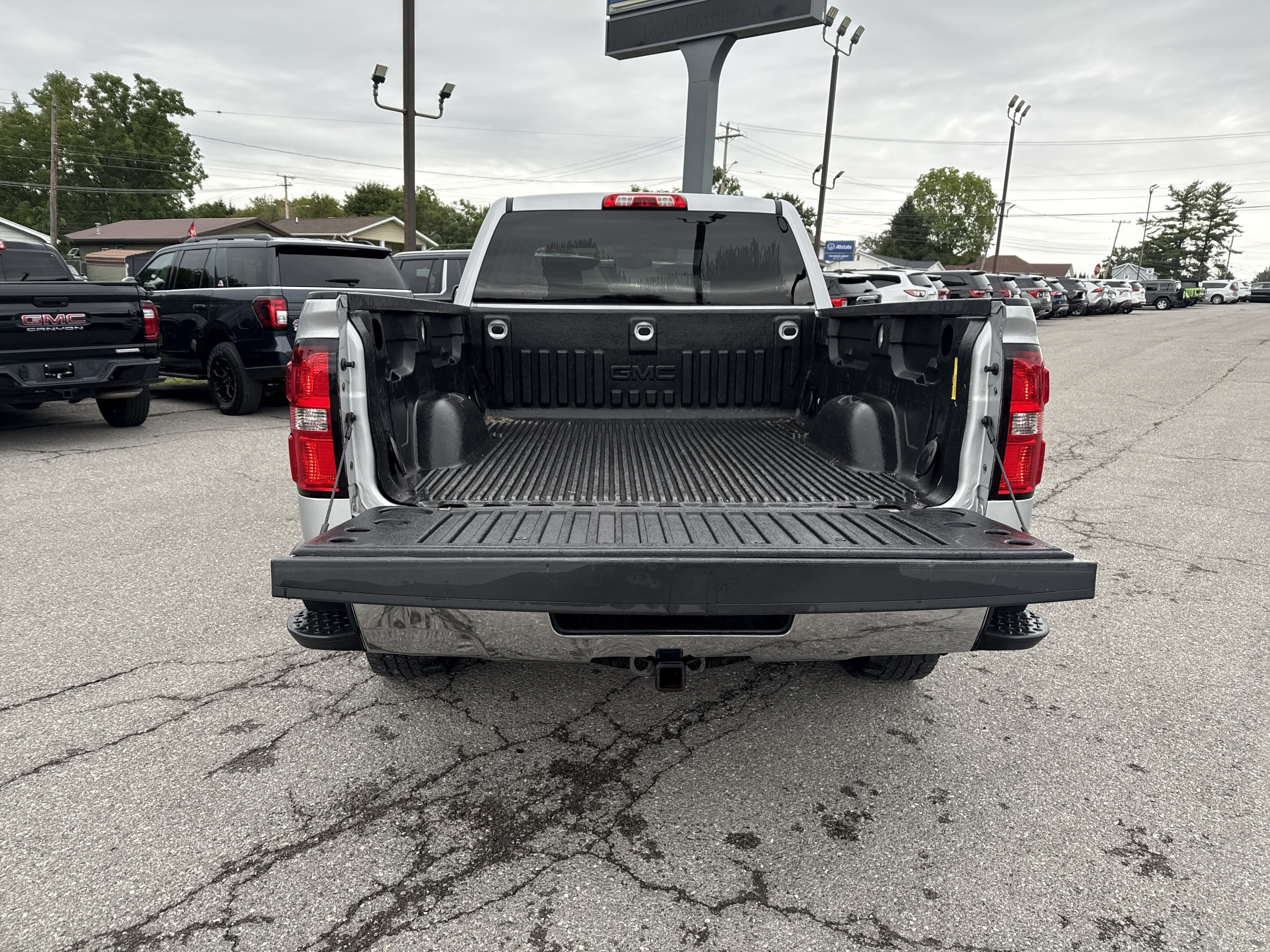 Used 2017 GMC Sierra 1500 SLE w/ SLE Value Package AWD/4WD image 5