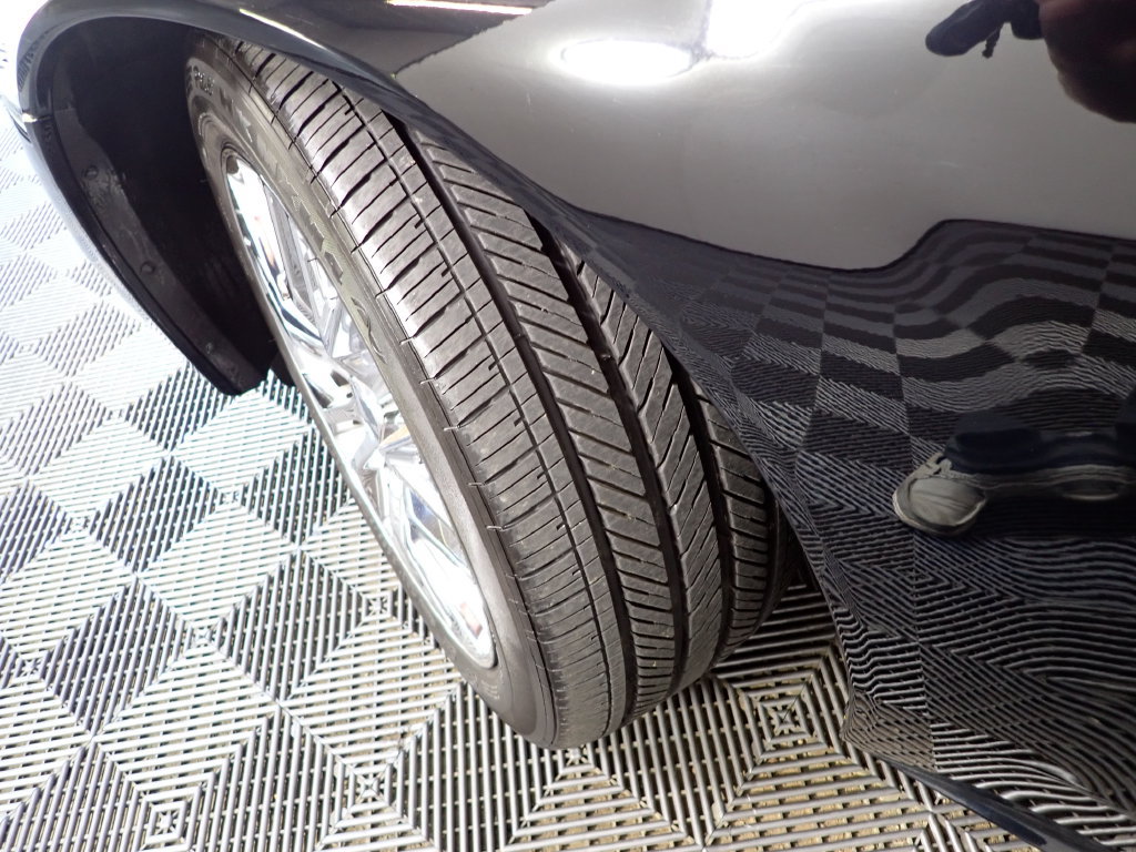 Used 2005 Cadillac XLR RWD image 31