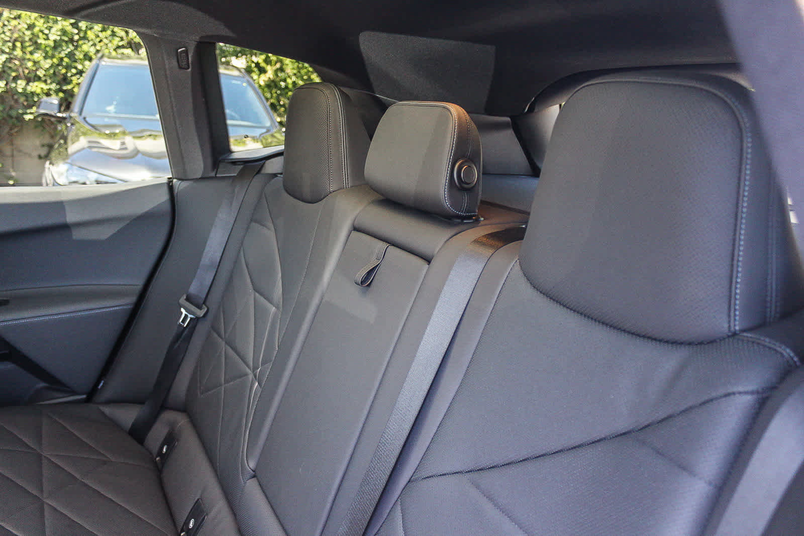 Certified 2023 BMW iX xDrive50 w/ Sport Package AWD/4WD image 18