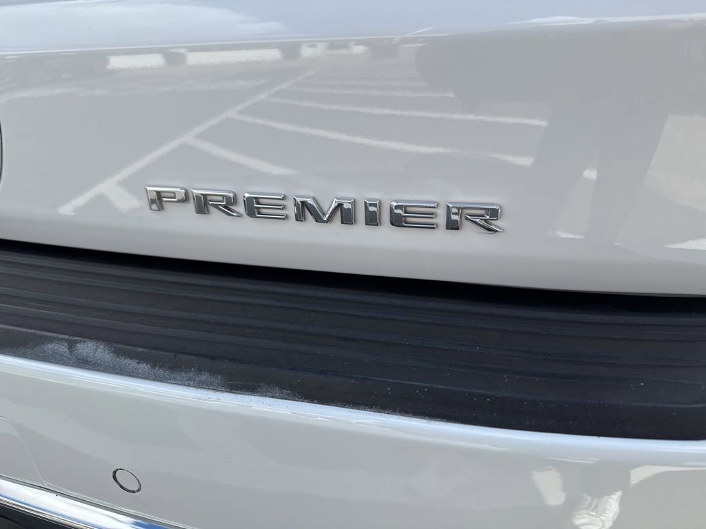 Used 2023 Chevrolet Suburban Premier image 9