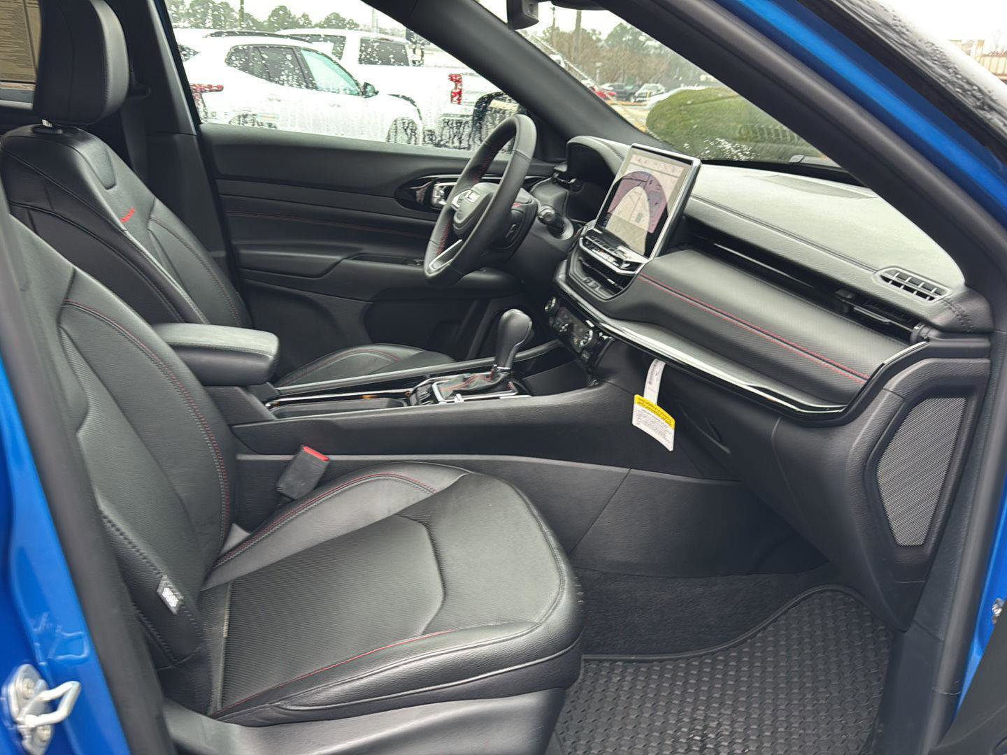 Used 2024 Jeep Compass Trailhawk w/ Trailhawk Elite Group image 10