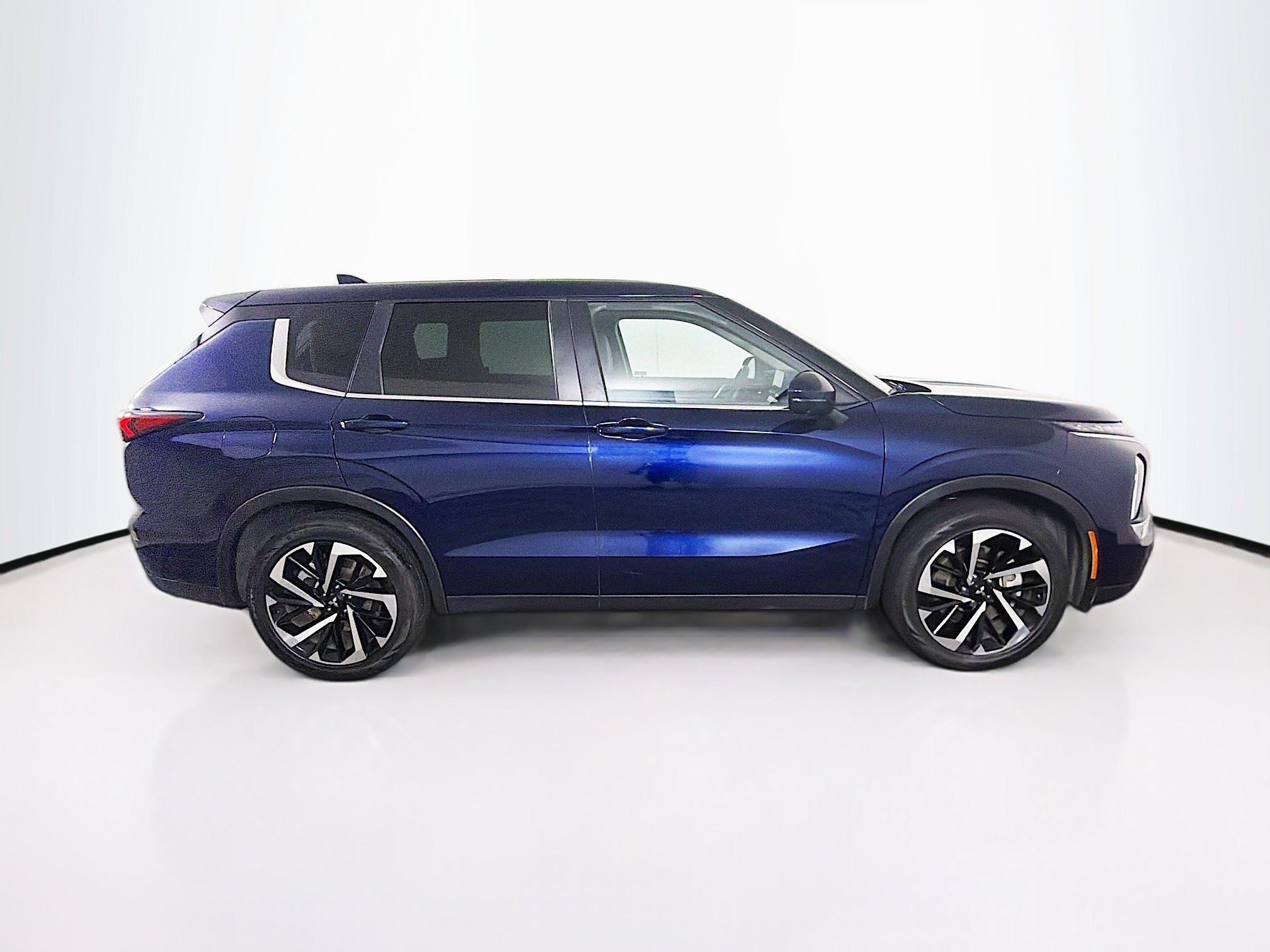 Used 2024 Mitsubishi Outlander SE FWD image 10