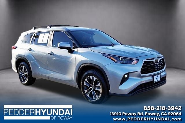 Used 2023 Toyota Highlander XLE