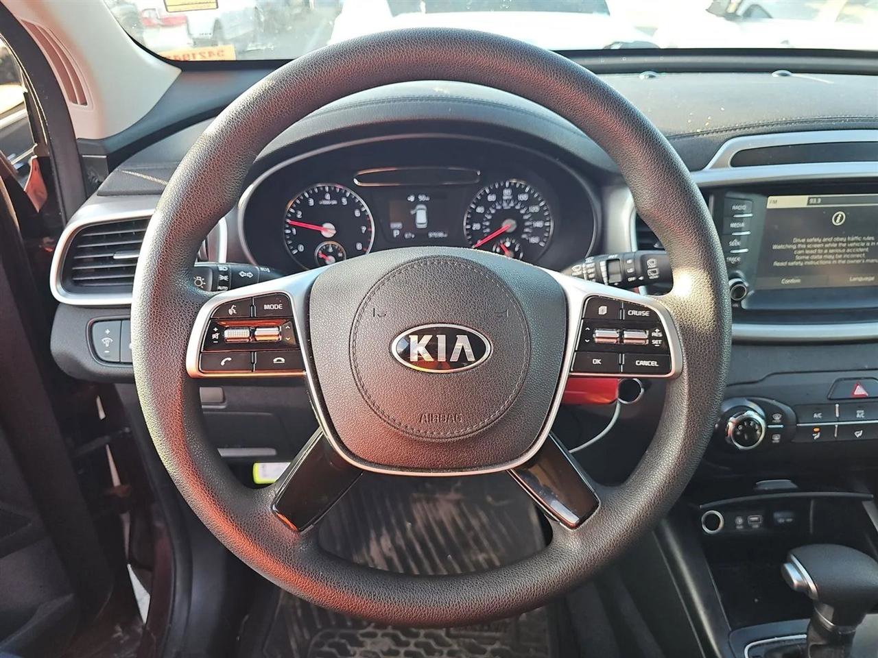 Used 2020 Kia Sorento LX image 16