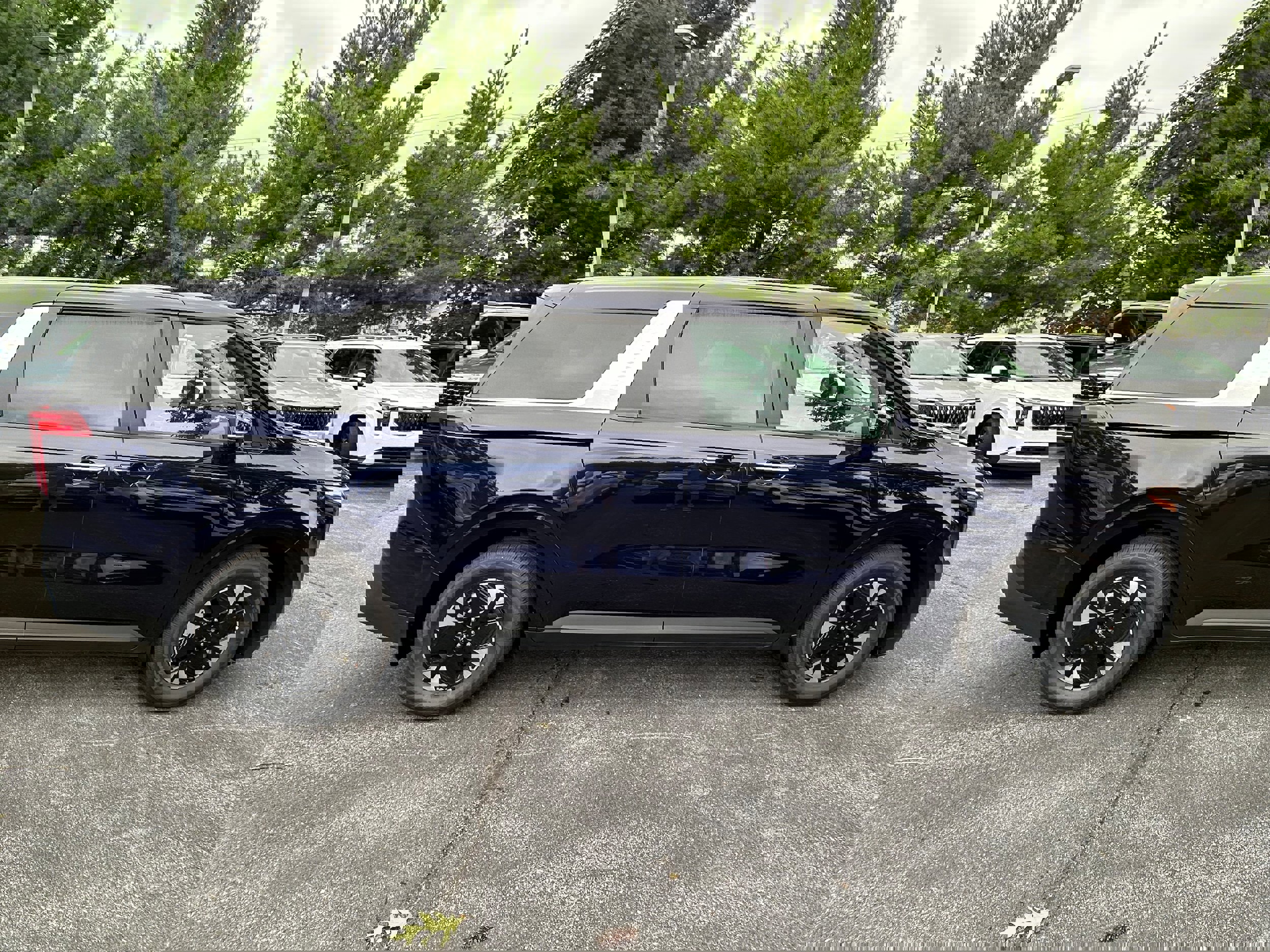 New 2026 Kia Carnival LXS image 4