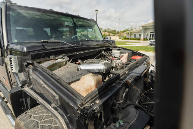 Used 2004 HUMMER H2 w/ Preferred Equipment Group image 18