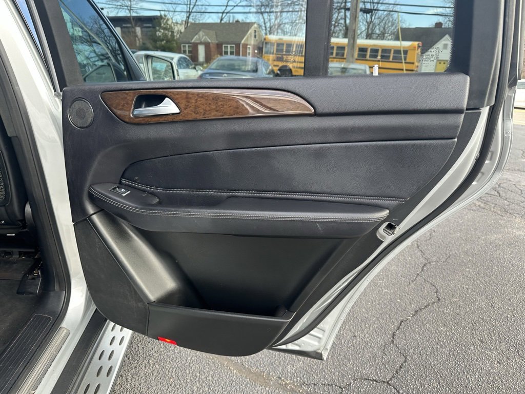 Used 2018 Mercedes-Benz GLS 450 4MATIC image 25