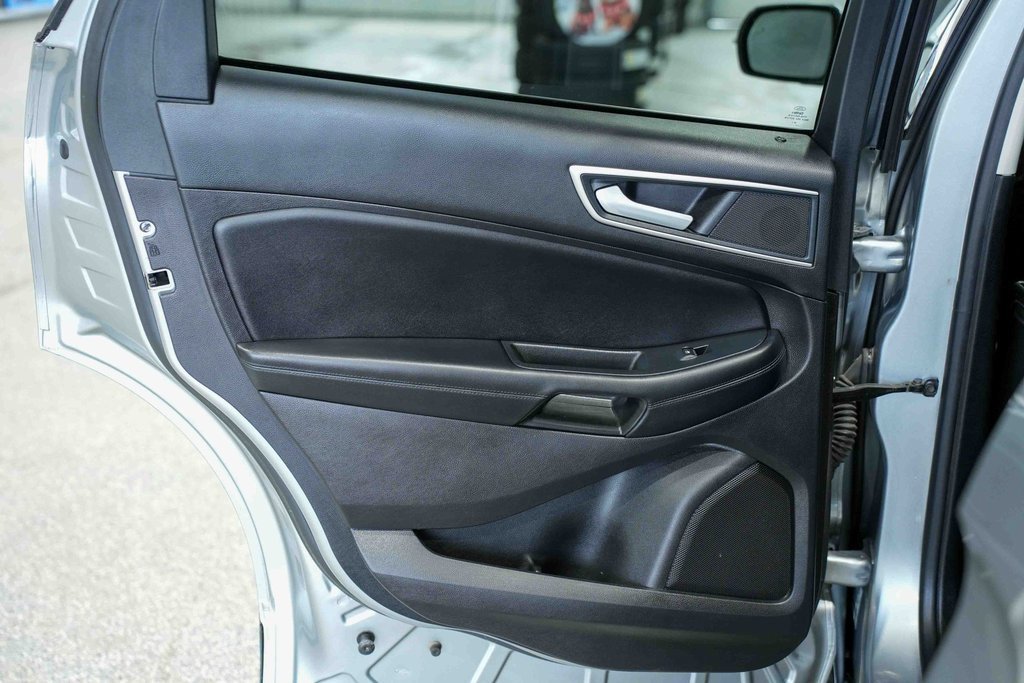 Used 2020 Ford Edge SEL w/ Cold Weather Package image 18