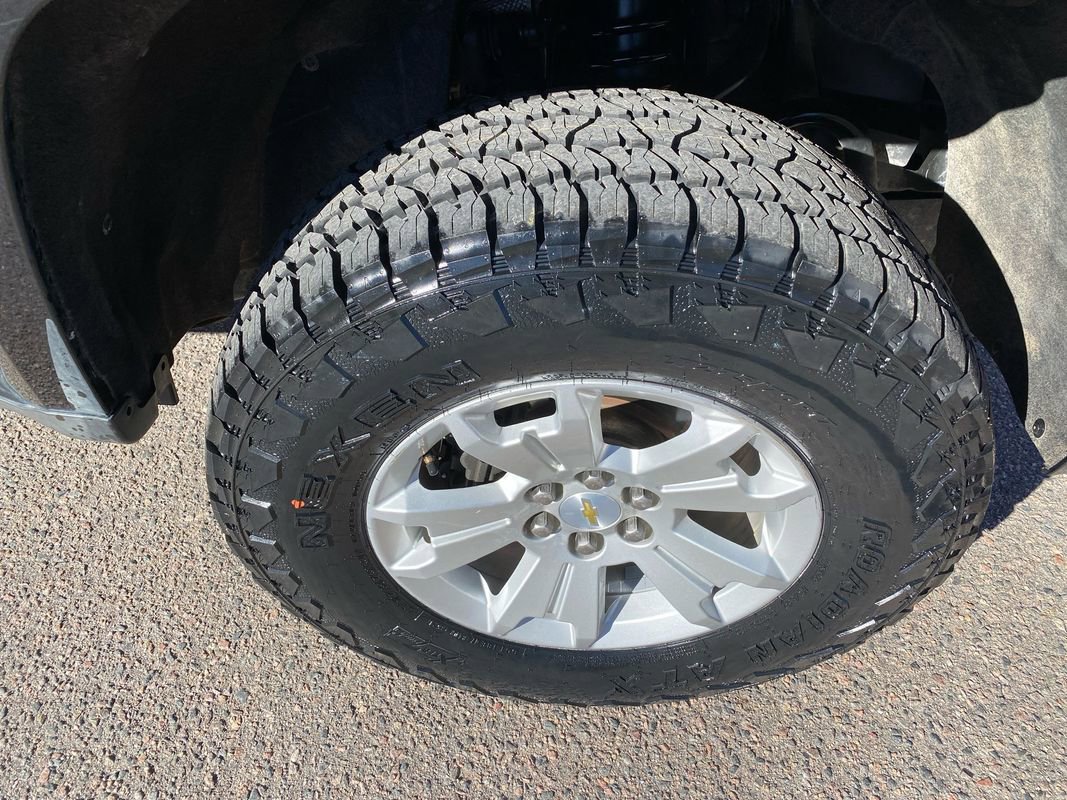 Used 2015 Chevrolet Colorado LT w/ LT Convenience Package image 16