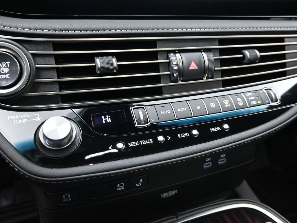Used 2023 Lexus LS 500 AWD image 18
