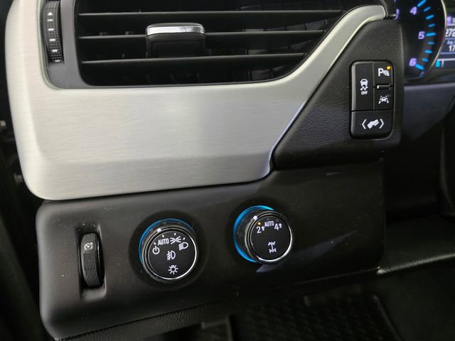 Used 2020 GMC Yukon XL SLT image 30