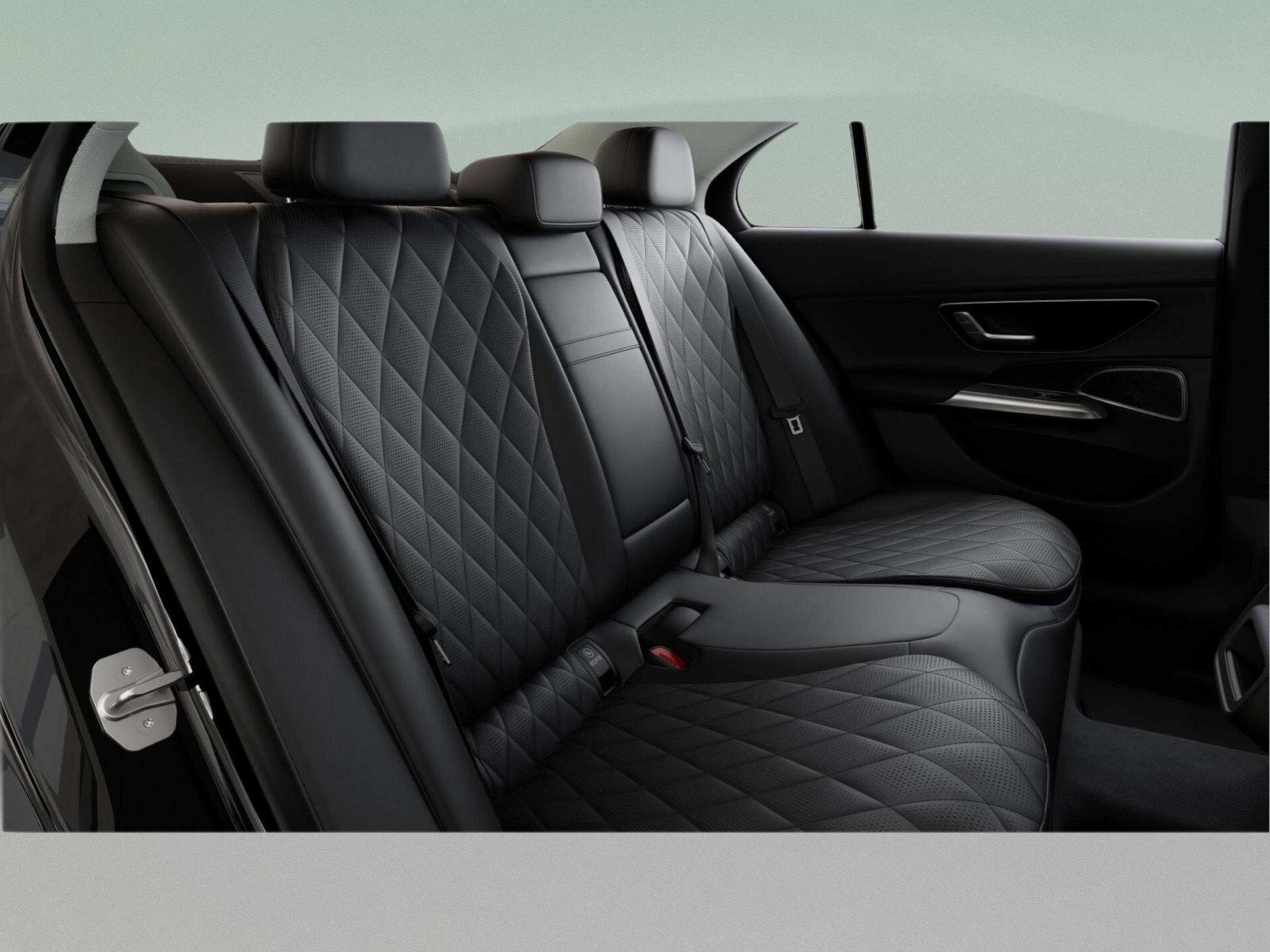New 2026 Mercedes-Benz E 450 4MATIC Sedan image 43