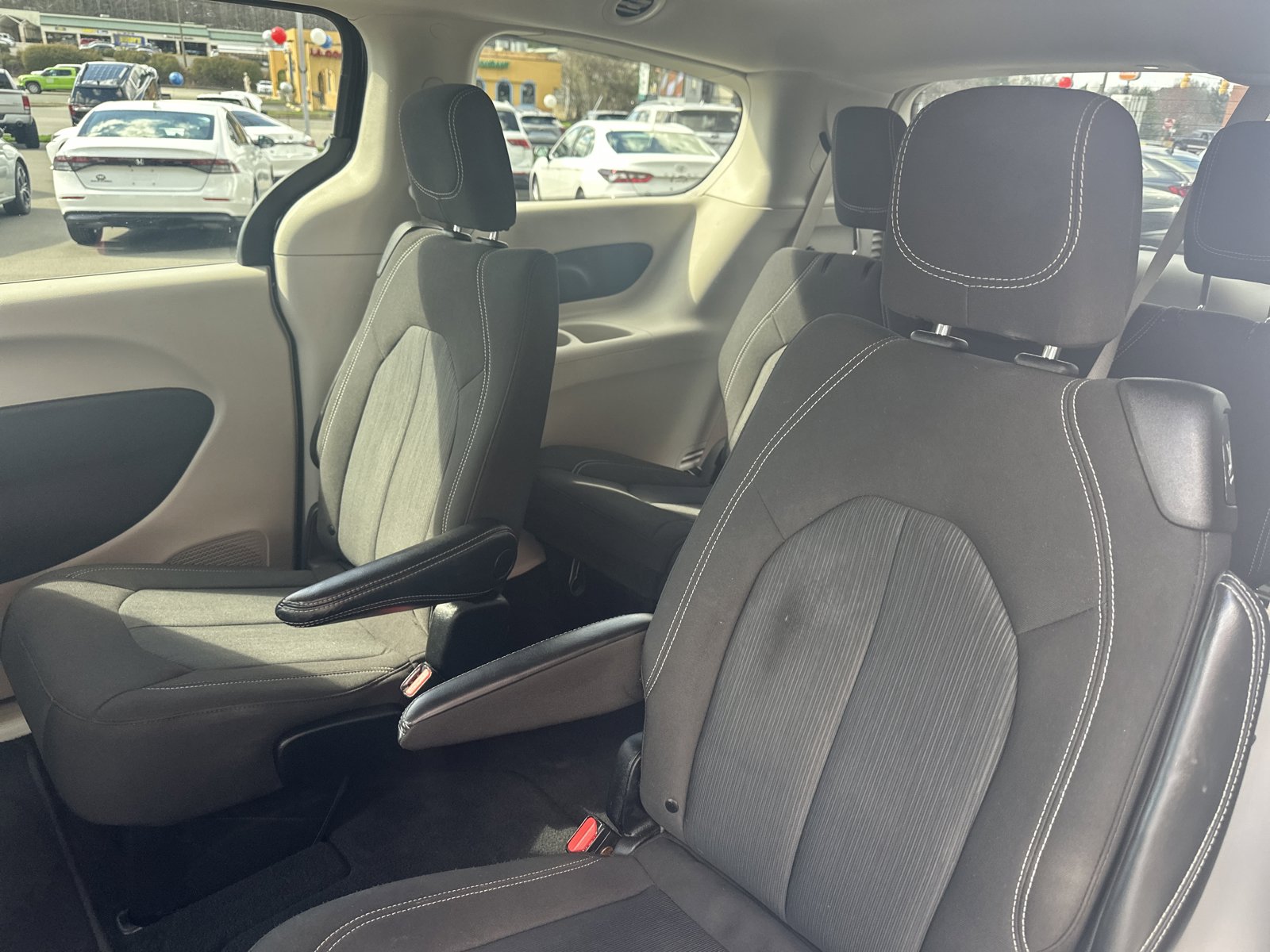 Used 2023 Chrysler Voyager LX FWD image 22