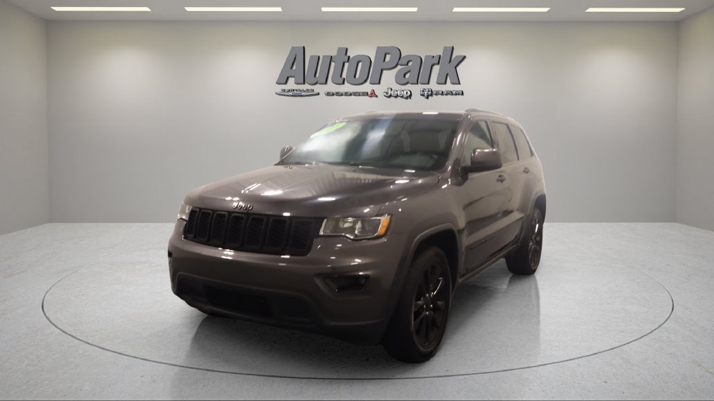 Certified 2021 Jeep Grand Cherokee Laredo AWD/4WD image 3