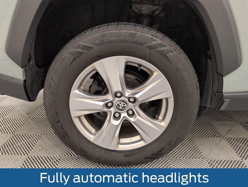 Used 2022 Toyota RAV4 XLE image 19