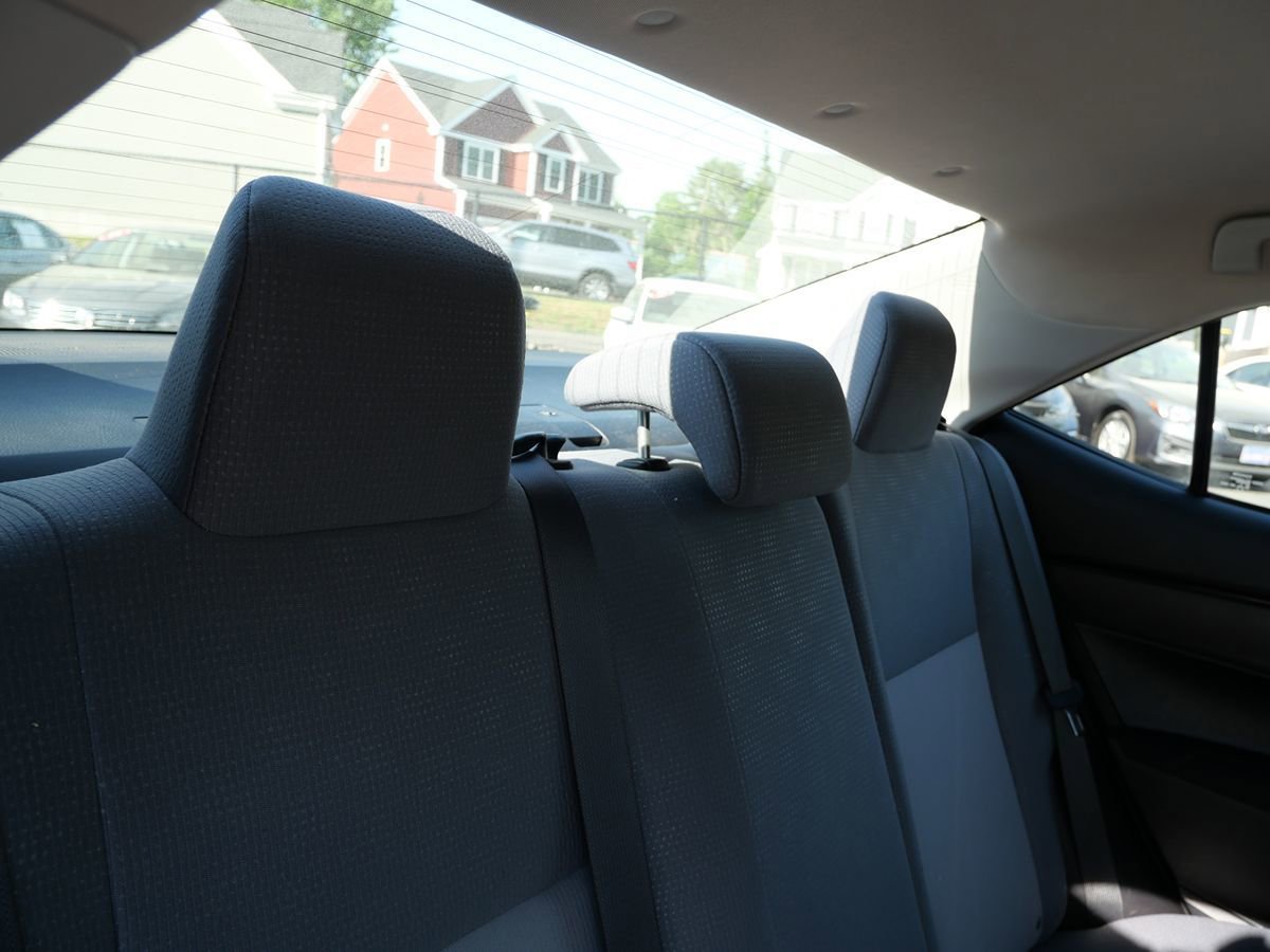 Used 2017 Toyota Corolla L w/ Carpet Mat Package (TMS) FWD image 31