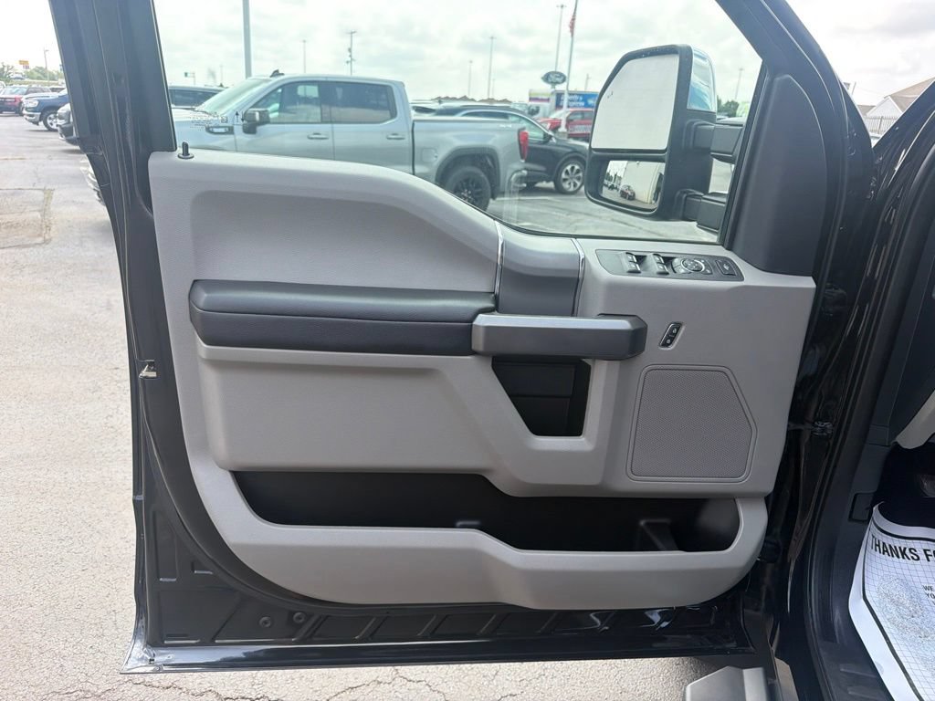 Used 2022 Ford F350 XLT w/ XLT Premium Package AWD/4WD image 22