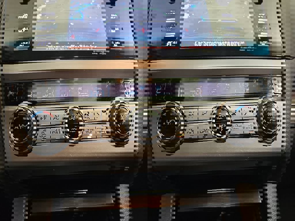 Used 2016 Subaru Legacy 3.6R Limited image 26