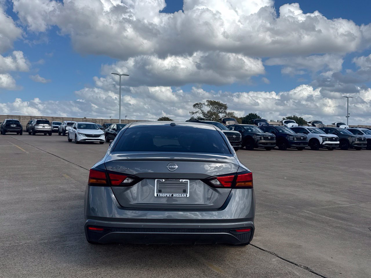 Used 2025 Nissan Altima 2.5 S FWD image 22