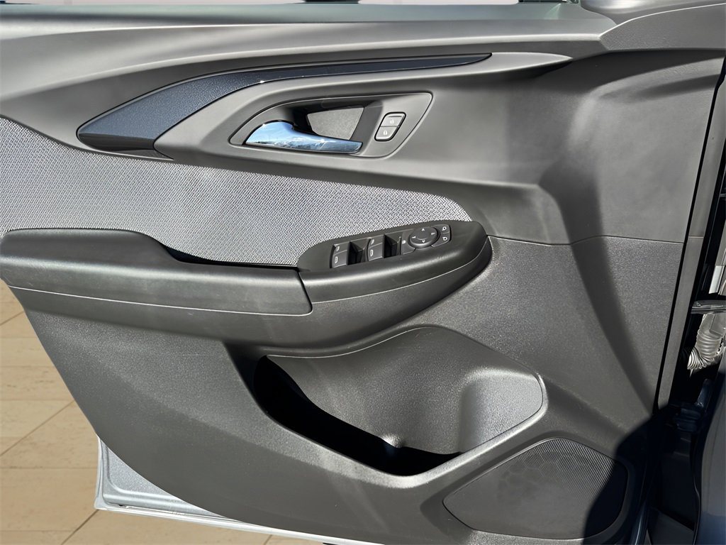 Used 2021 Chevrolet TrailBlazer LT w/ Convenience Package image 26