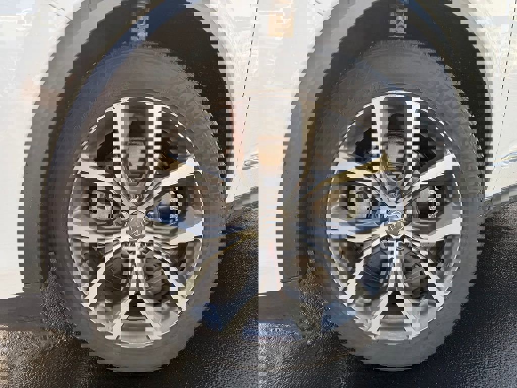 Used 2023 Acura MDX SH-AWD w/ Technology Package image 9