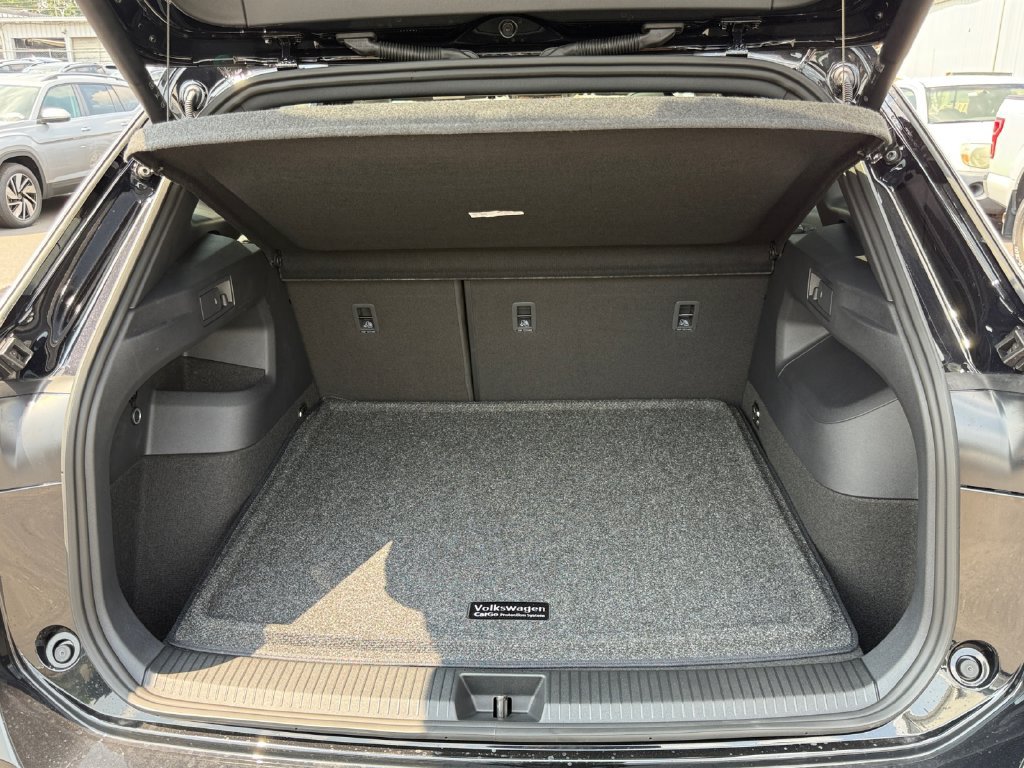 New 2026 Volkswagen Tiguan SEL R-Line AWD/4WD image 26