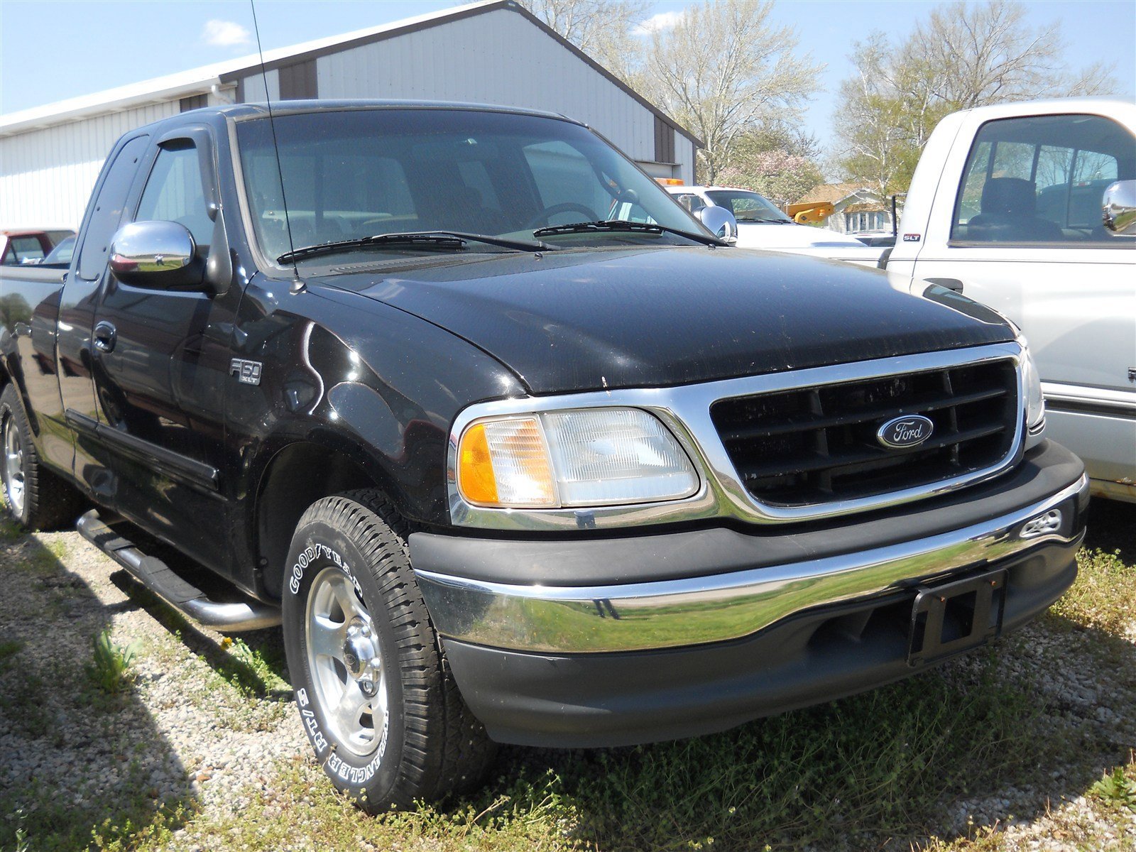 Used 2001 Ford F150 XLT image 1