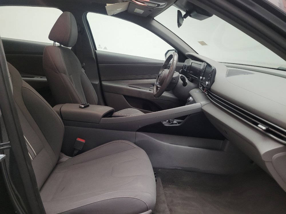 Used 2022 Hyundai Elantra SEL w/ Convenience + Premium Package FWD image 21