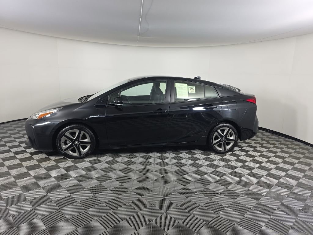 Used 2019 Toyota Prius XLE image 2