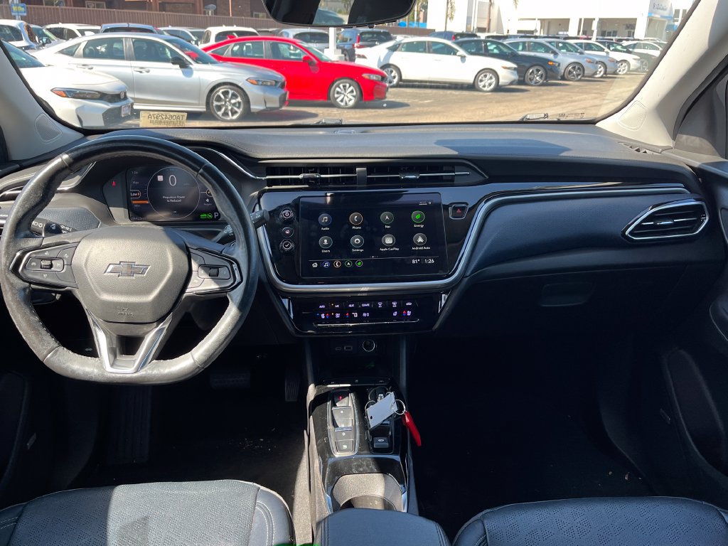 Used 2022 Chevrolet Bolt EUV Premier w/ Sun & Sound Package FWD image 11