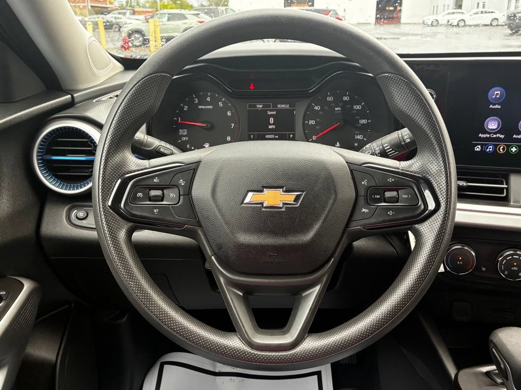 Used 2024 Chevrolet Trax LS w/ LS Convenience Package FWD image 10