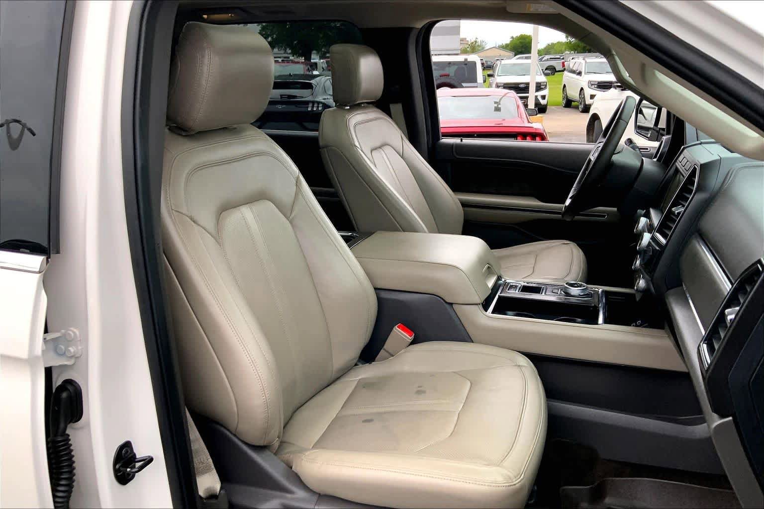 Used 2019 Ford Expedition Limited w/ Texas Edition Package RWD image 9
