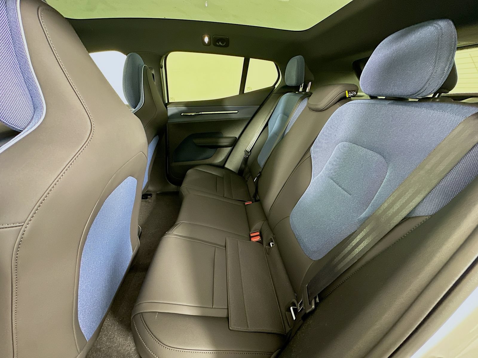 New 2026 Volvo EX30 Plus w/ Protection Package Premier AWD/4WD image 36