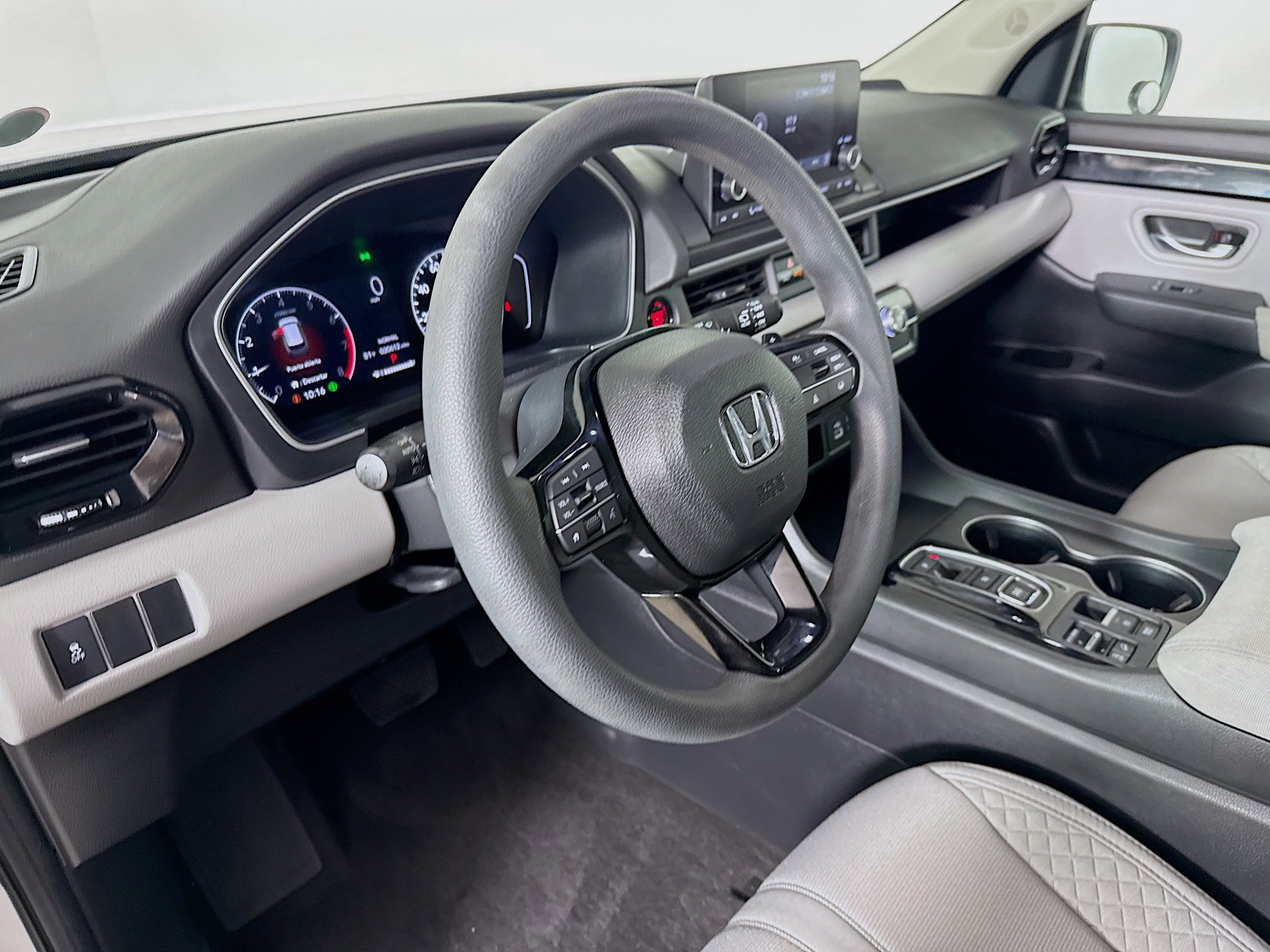 Used 2024 Honda Pilot LX image 8