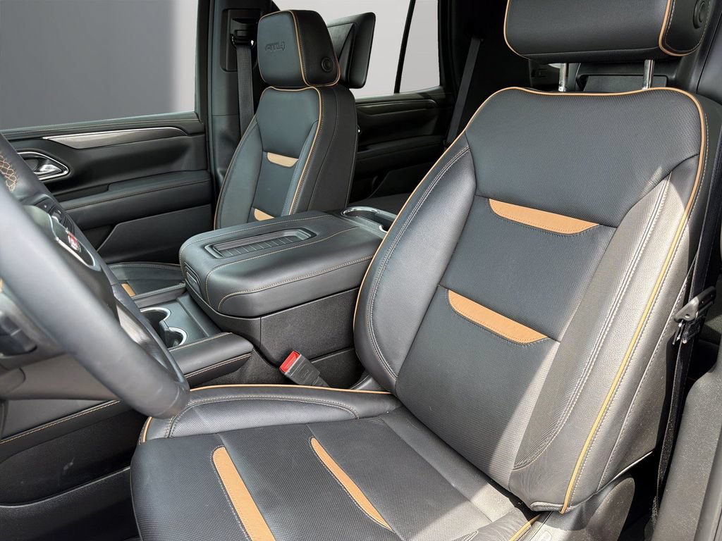 Used 2024 GMC Yukon AT4 w/ Technology Package AWD/4WD image 14