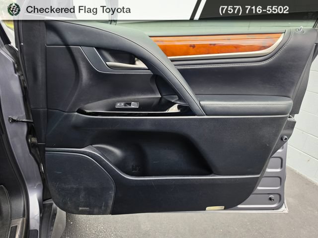 Used 2018 Lexus LX 570 4WD w/ Luxury Package image 47