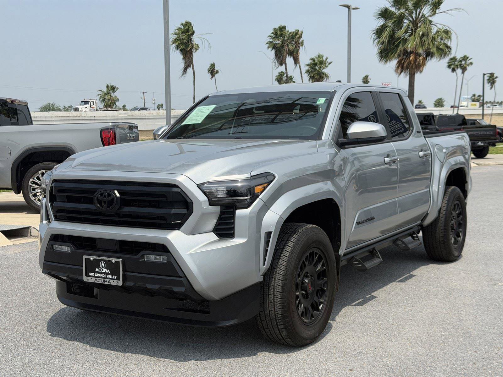 Used 2024 Toyota Tacoma SR5 AWD/4WD image 16
