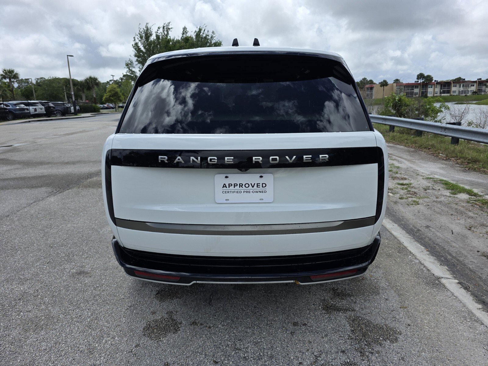 Certified 2024 Land Rover Range Rover SE AWD/4WD image 6