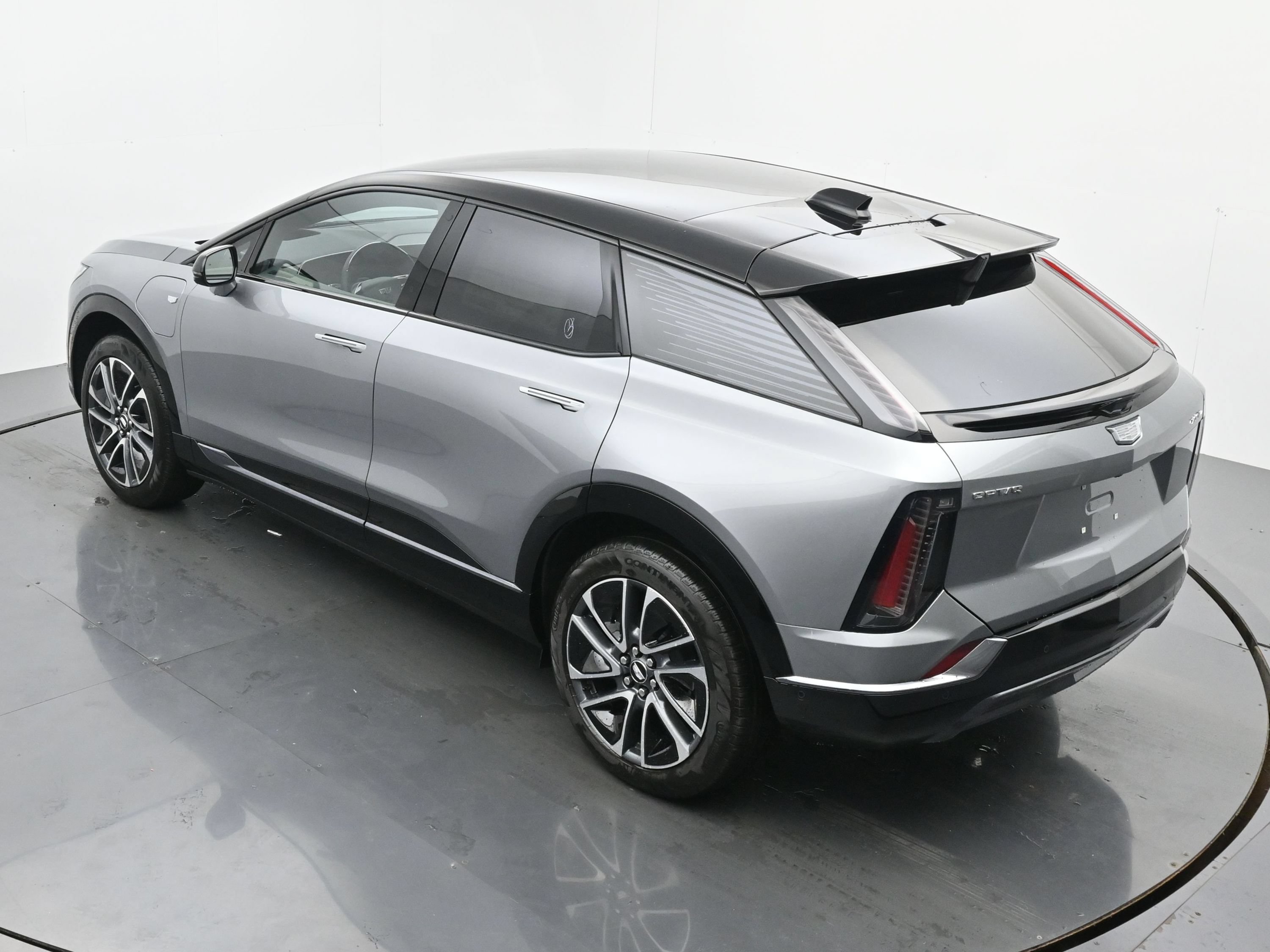 New 2026 Cadillac Optiq Sport 2 w/ LPO, Floor Liner Package AWD/4WD image 25
