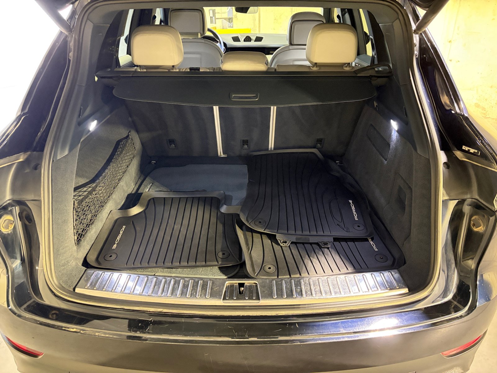 Certified 2023 Porsche Cayenne AWD/4WD image 29