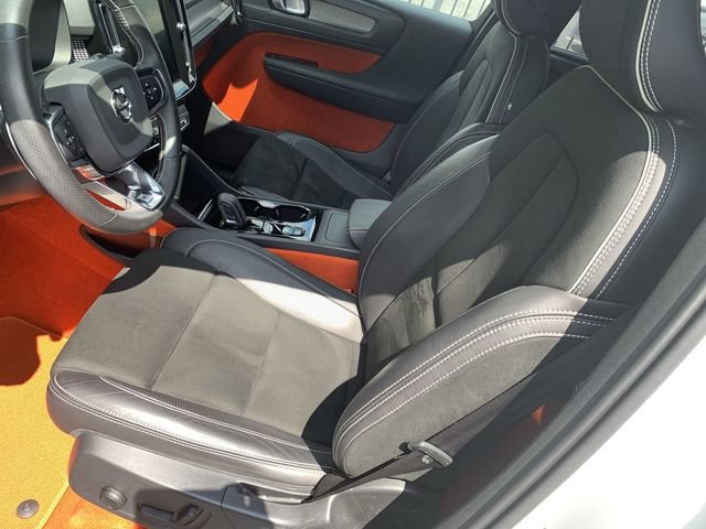 Used 2020 Volvo XC40 T5 R-Design w/ Protection Package Premier AWD/4WD image 18