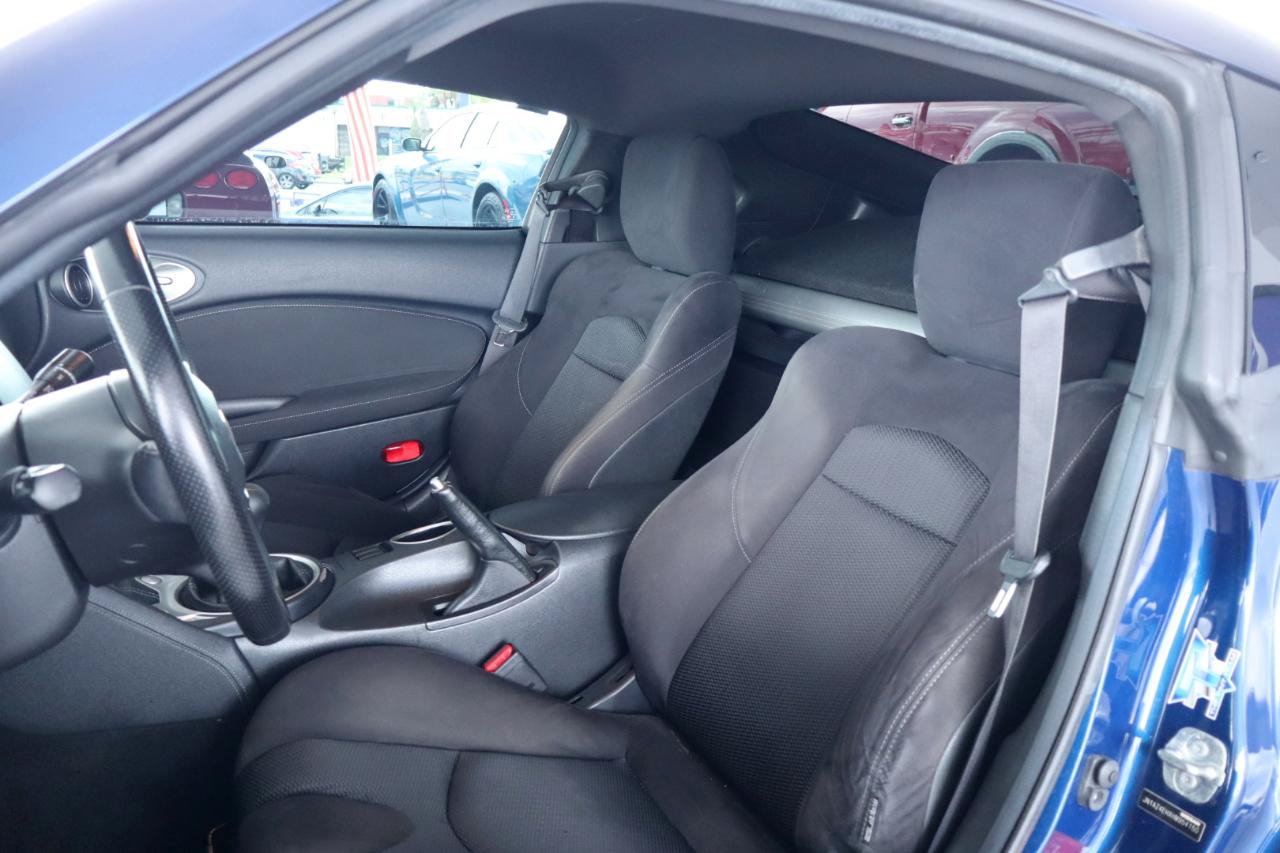 Used 2017 Nissan 370Z Coupe RWD image 15