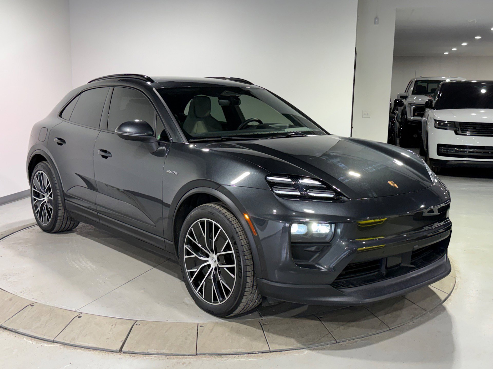 Used 2024 Porsche Macan 4 Electric w/ Premium Package image 13