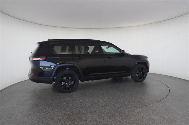Used 2023 Jeep Grand Cherokee L Limited w/ Black Appearance Package image 21