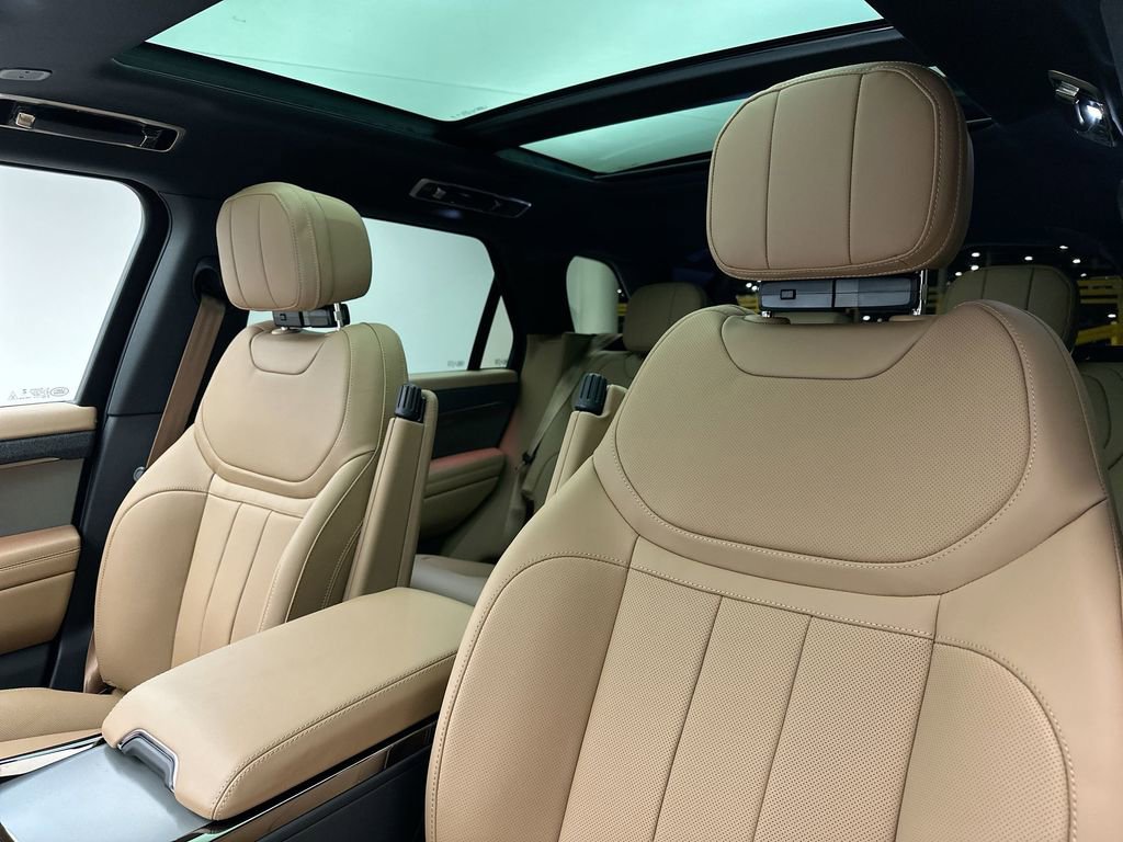 Certified 2025 Land Rover Range Rover Sport SE AWD/4WD image 8